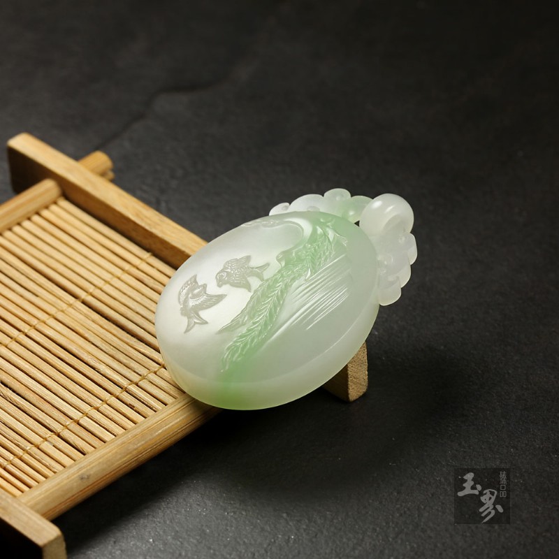 （翠青）白玉牌-春意盎然