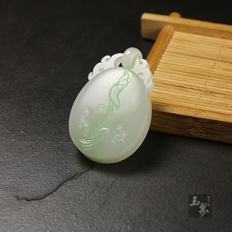 （翠青）白玉牌-春意盎然