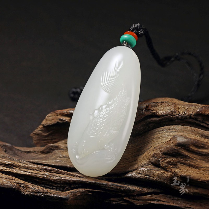 羊脂白玉子料把件-连年有余