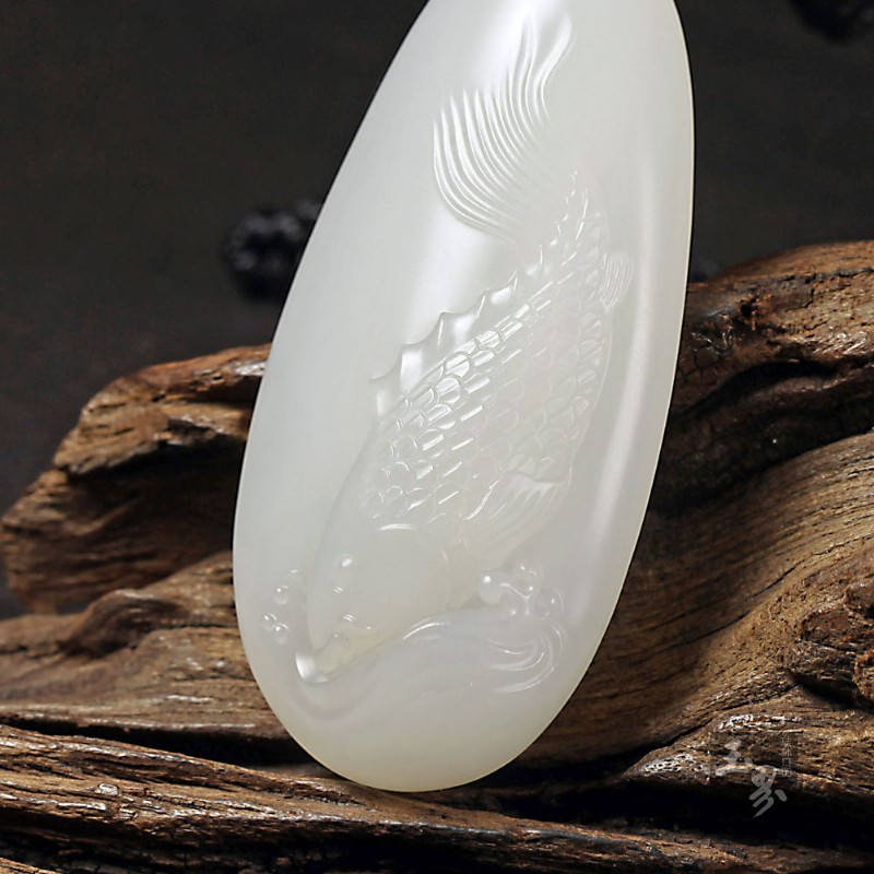 羊脂白玉子料把件-连年有余