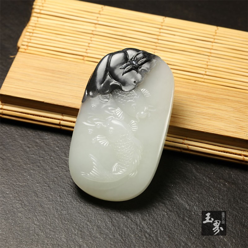 墨玉子料牌-双鱼戏荷