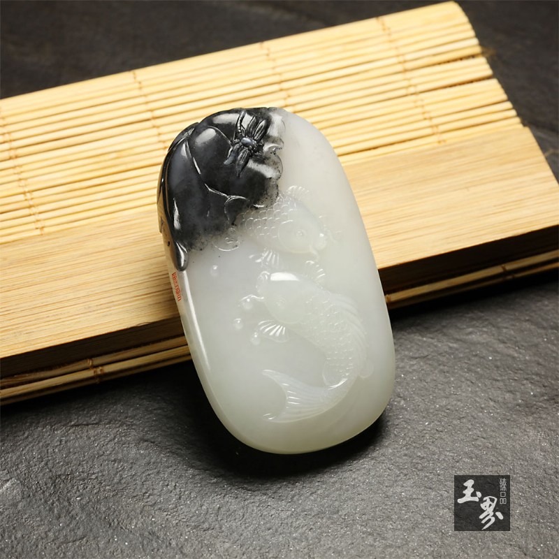 墨玉子料牌-双鱼戏荷