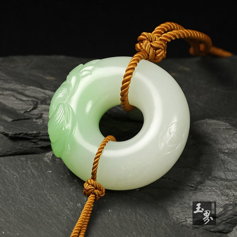 （翠青）白玉挂件-国色天香