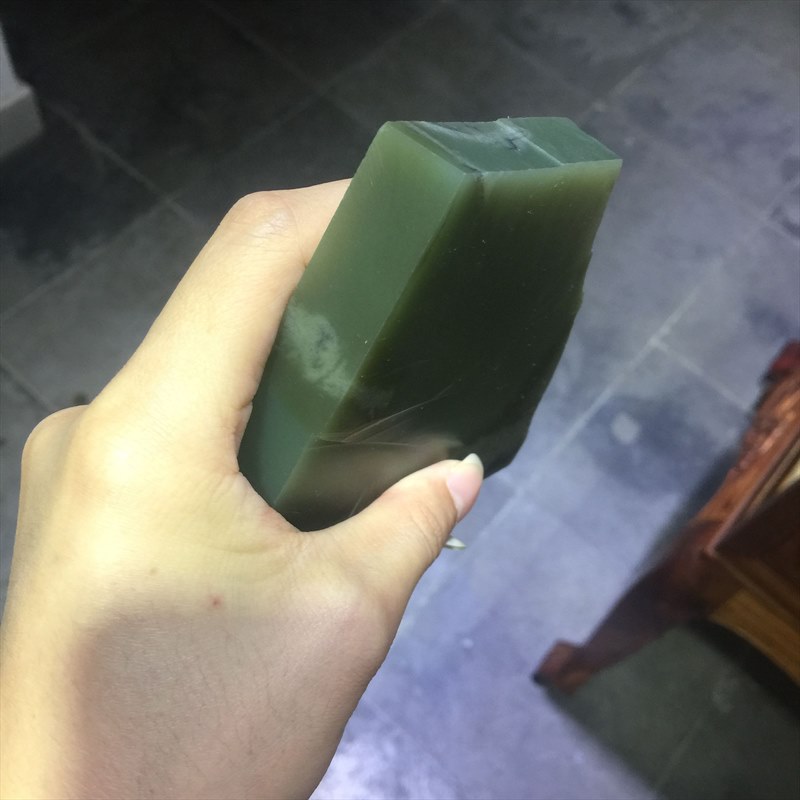 青海一细青玉料