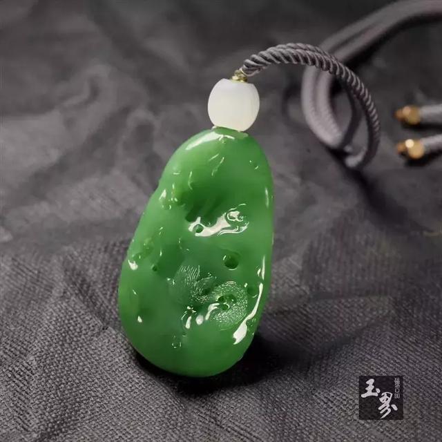 这种神似翡翠的“和田玉”你买到就是赚到！